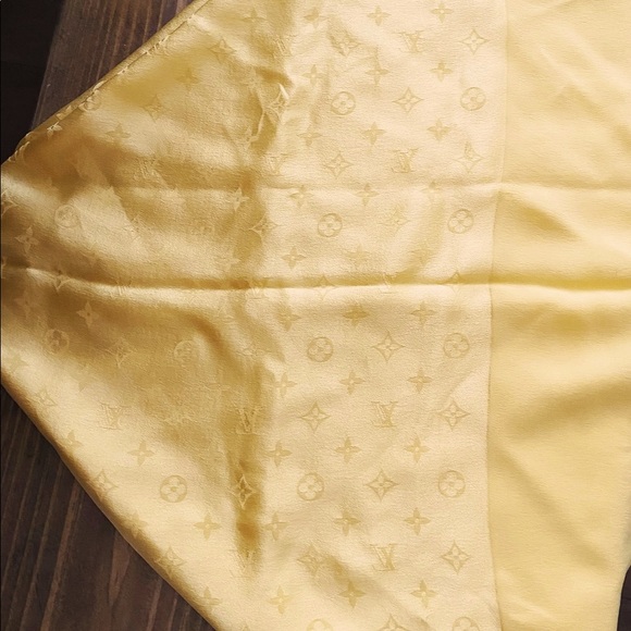 Authentic Louis Vuitton Monaco silk square scarf - Picture 4 of 11